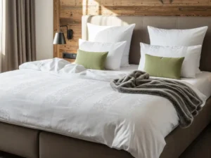 Wygodna kołdra hotelowa z adamaszku